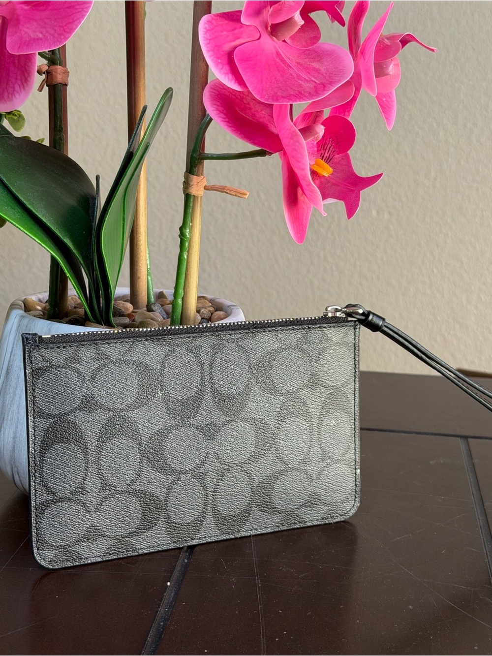 Coach NYC Skyline Small Wristlet
Signature Coated Canvas EUC - Picture 3 of 10